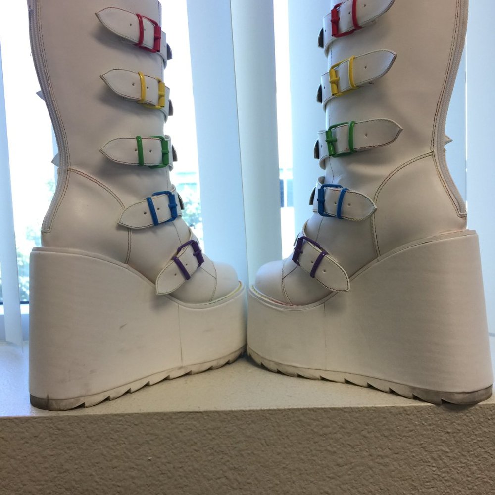 YRU White Platform Boots with Rainbow Buckles - Picture 4 of 6